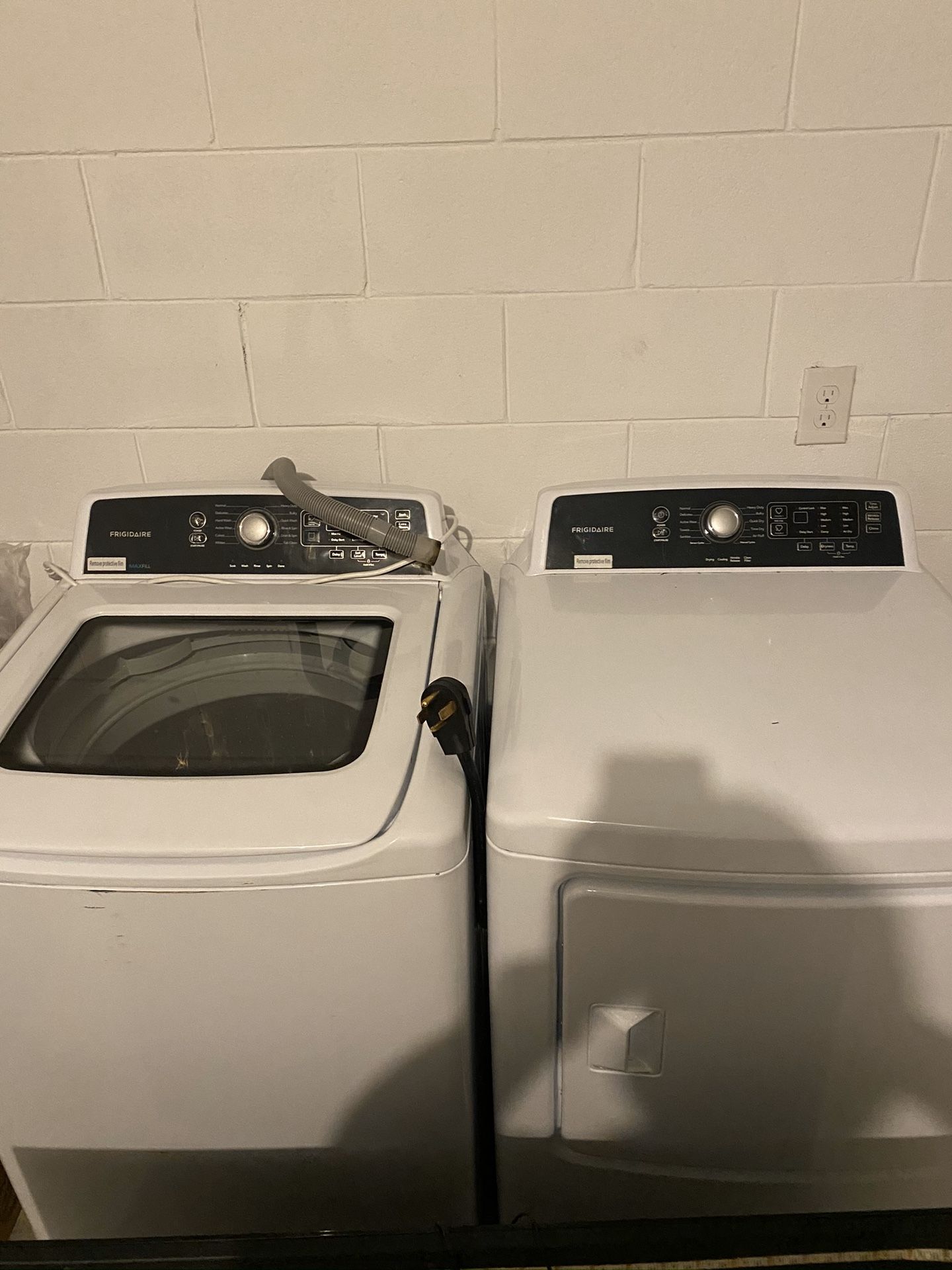 Washer & dryer Frigidaire (lavadora y secadora)