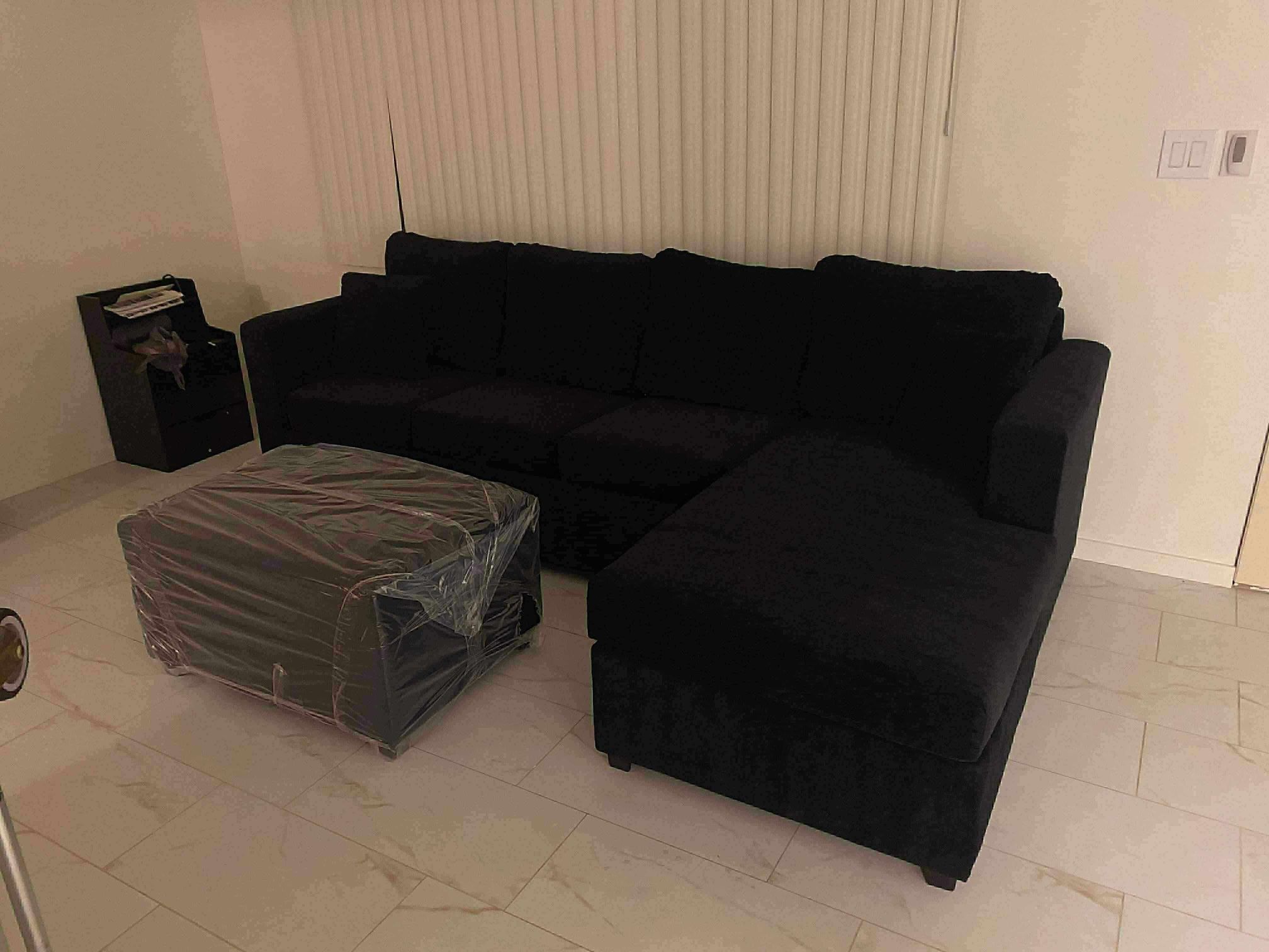 💥 Brand New Black Sectional With Free Ottoman