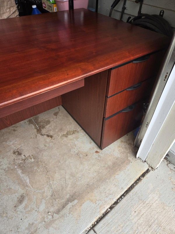 Solid Desk