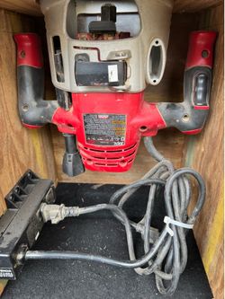 Skil Router  1810 , 9.0 AMP 1 3/4 HP With A Wooden Homemade Table