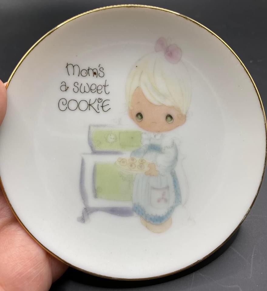 1985 Enesco Precious Moments Mom's A Sweet Cookie Mother's Day Small Plate