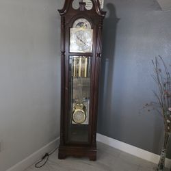 HOWARD MILLER Grandfather Clock 