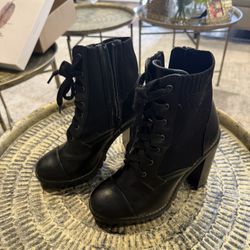 BCBG Size 7.5