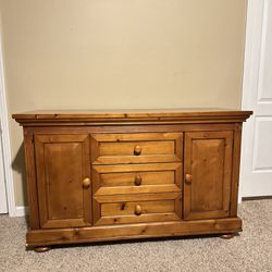 Solid Wood Dresser in Great Condition