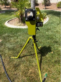 Pitching Machine! Mound Yeti