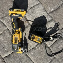 Dewalt Multitool With Battery And Charger 