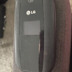 PREPAID LG 440 FLIP PHONE
