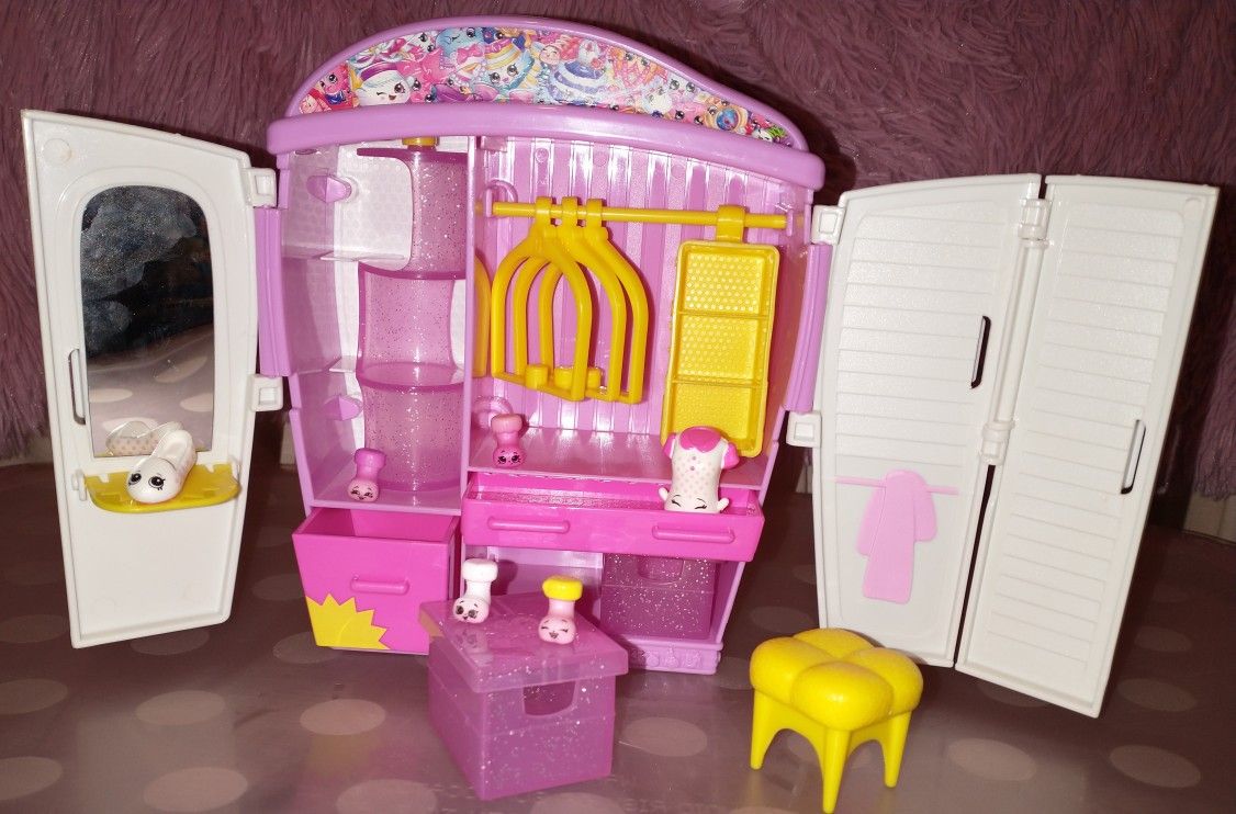 Shopkins Style Me Wardrobe Fashion Playset