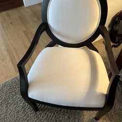 Round Back Chair 