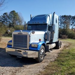 03 Freightliner Classic 