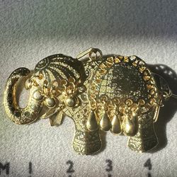 Gold Metal Elephant Pendant/Pin 