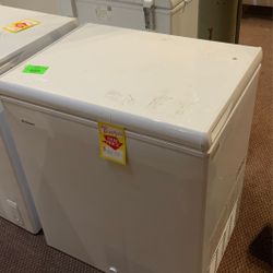 HOTPOINT CHEST FREEZER today ️️ RF7