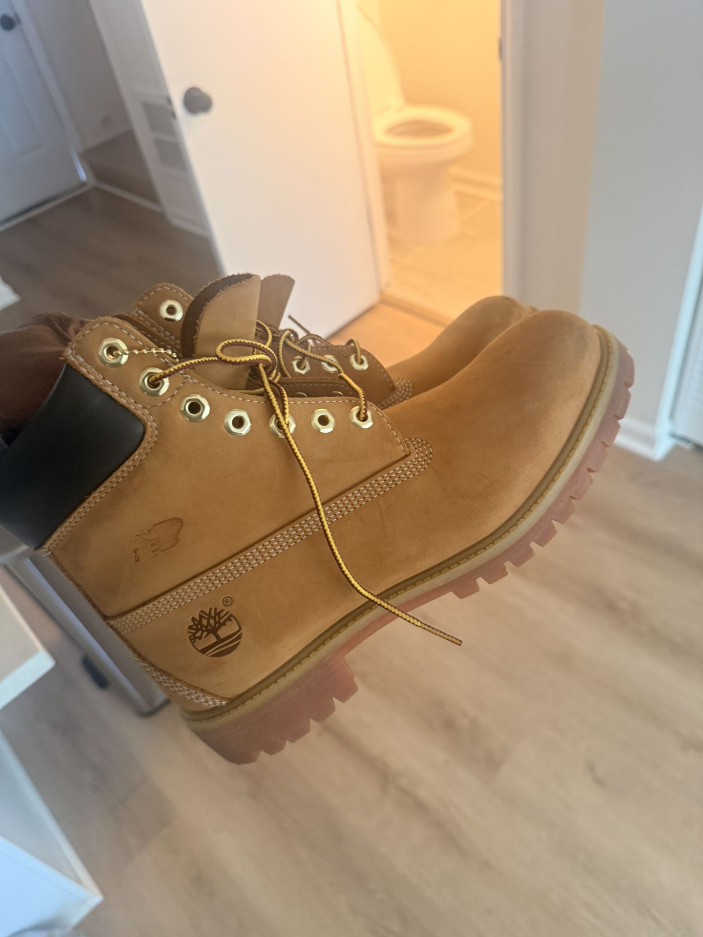 Men Timberlands 9.5