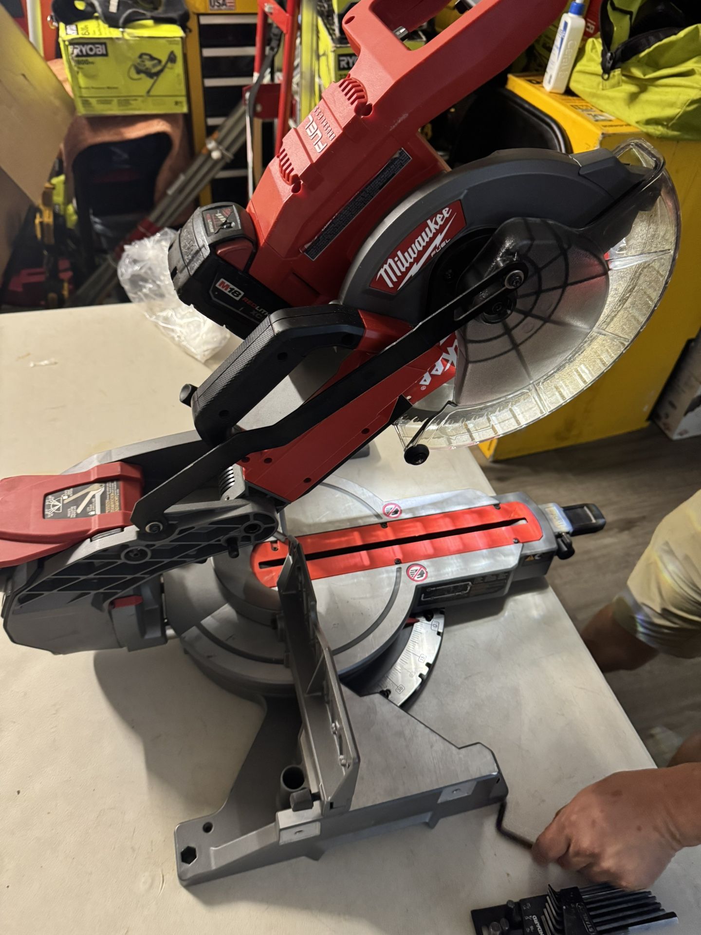 Milwaukee M18 Fuel 10 Inch Miter Saw