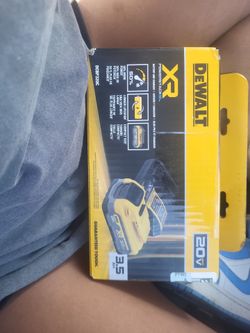Dewalt XR power stack 3.5ah  battery and charger