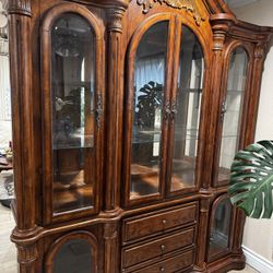 China Hutch And Dinning Table