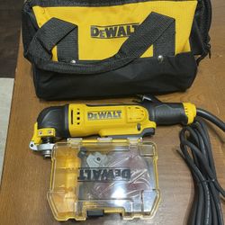 DEWALT Jig Saw, Top Handle, 5.5-Amp (DW317K)