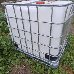 275 Gallon Water Container