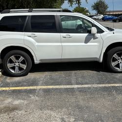 🚙 2011 Mitsubishi Endeavor – $1,500 OBO – Must Sell ASAP 🚙