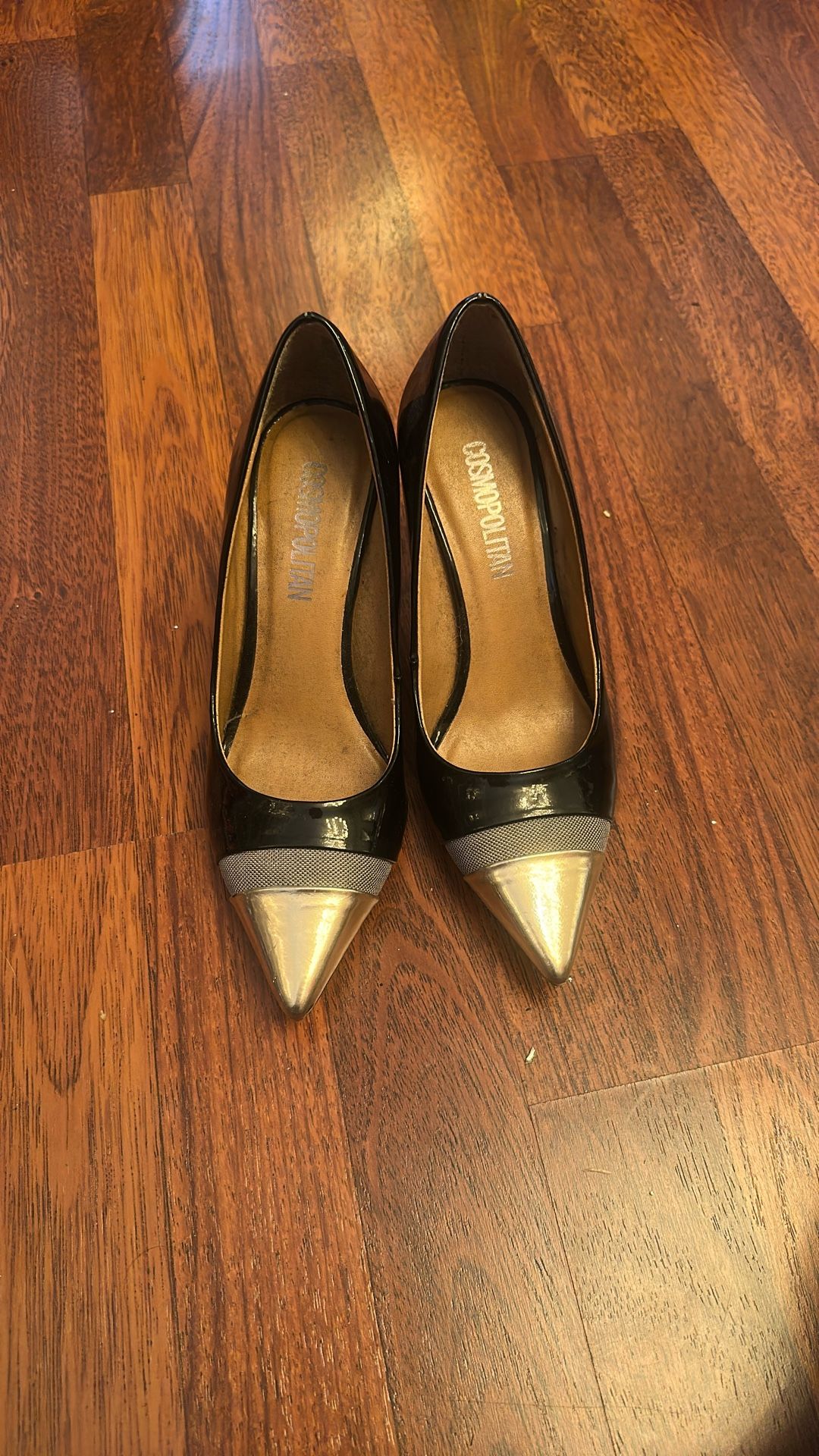 Size 6 Cosmopolitan Gold/Black Heels