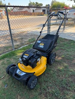 DEWALT
21 in. 163cc Briggs and Stratton 725Exi Engine Rear Wheel Drive 3-in-1 Gas Self Propelled Walk Behind Lawn Mower