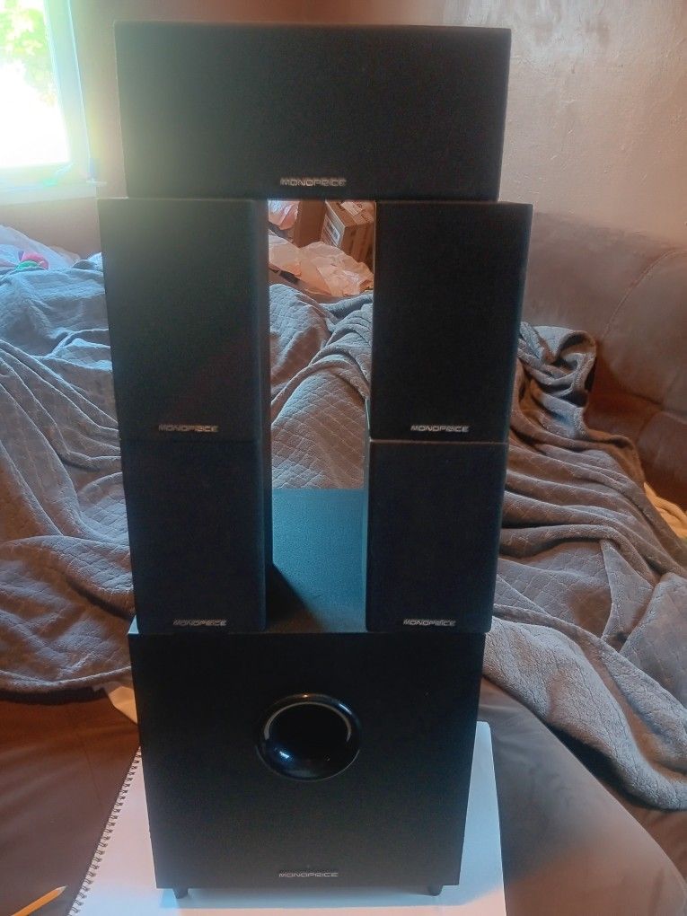 Monoprice Premium 5-Channel Home Theater System without Subwoofer. Dont Let The Size Fool You. In Excellent Condition.