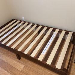Harlow Solid Wood Platform Bed Size Twin