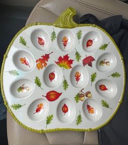 Temp-tations Seasonal Figural 12-Count Egg Tray