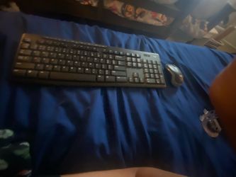 Logitech Wireless Keyboard and Mouse Combo