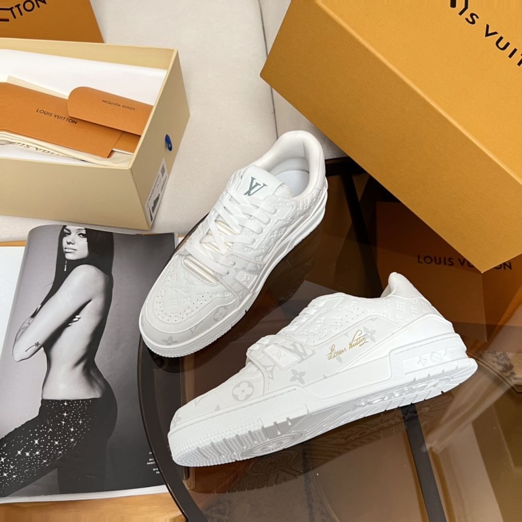 Louis Vuitton Mens Sneakers 2019 for Sale in Queens, NY - OfferUp