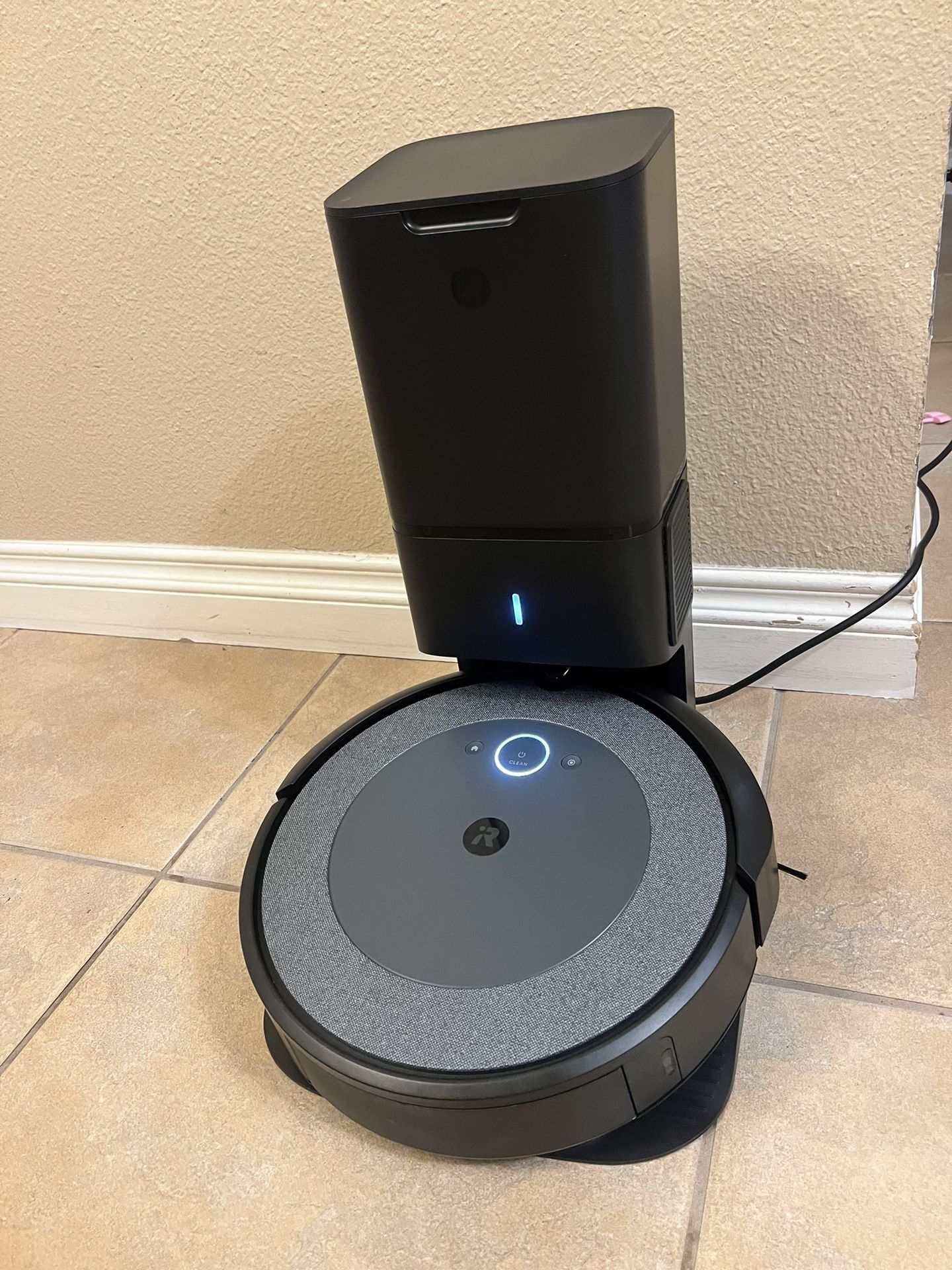iRobot Roomba i3