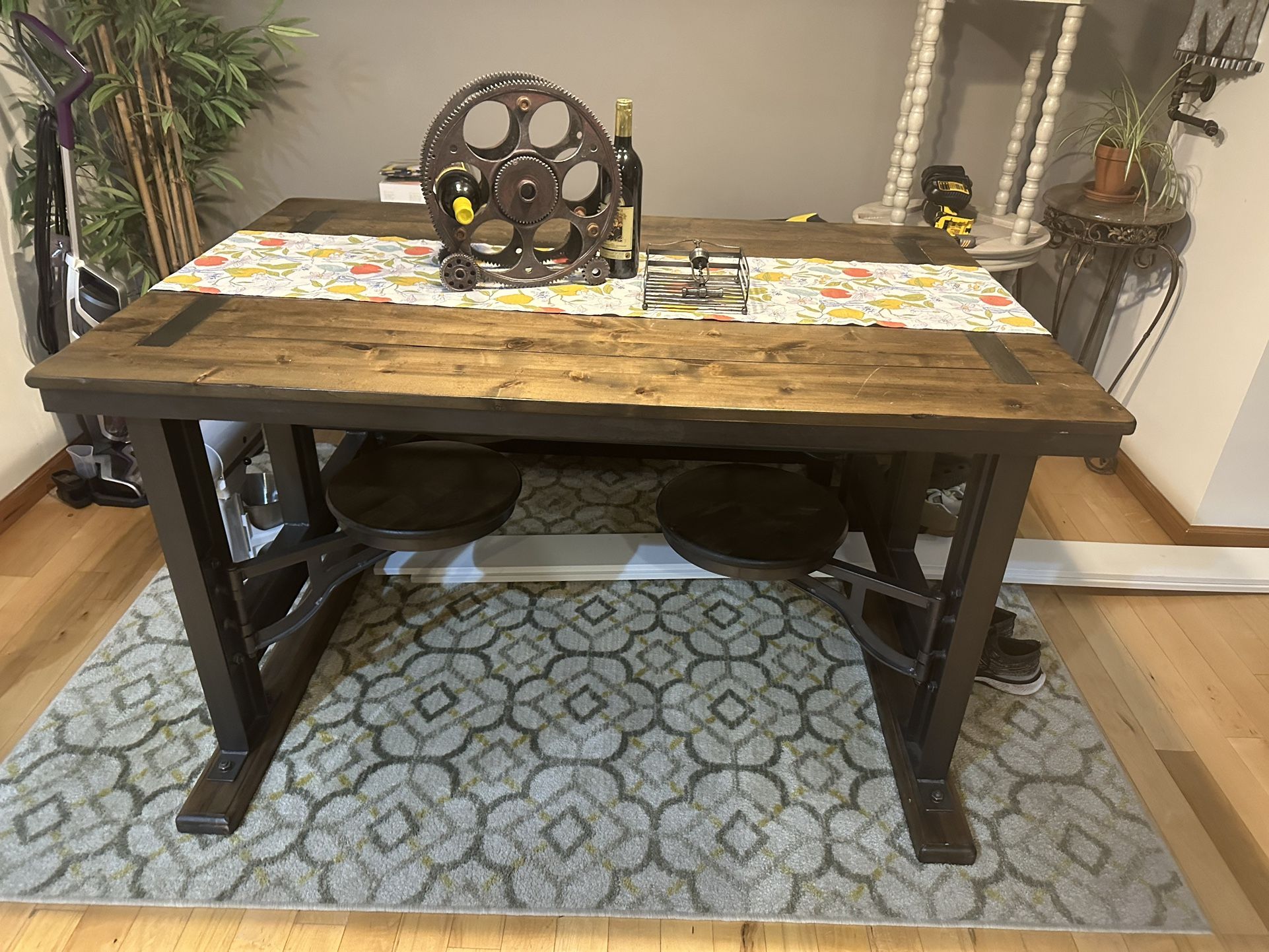 Kitchen Table With Swivel Stools 