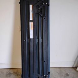 Tonneau Bed Cover for Toyota Tacoma, 5ft, Hard Tri-Fold, OEM - $250 (Puyallup)