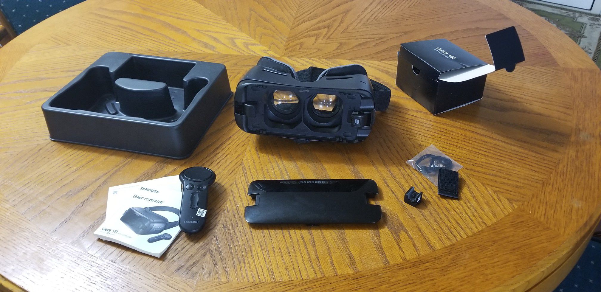 Samsung Gear Vr, barely used. Excellent condition