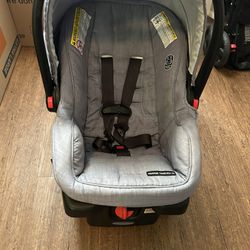 Graco SnugRidge Infant Car Seat W/Base