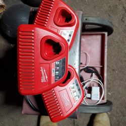 M12 Charger $20 A Charger 