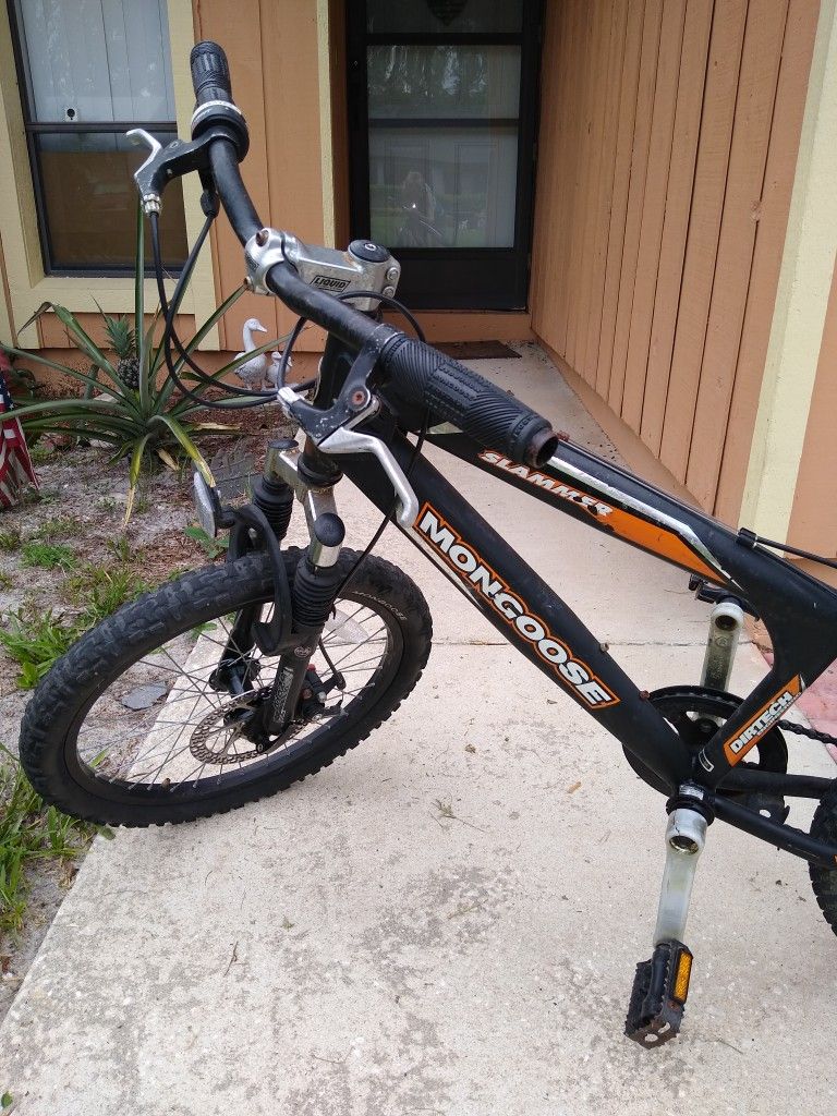 Mongoose basher online bike