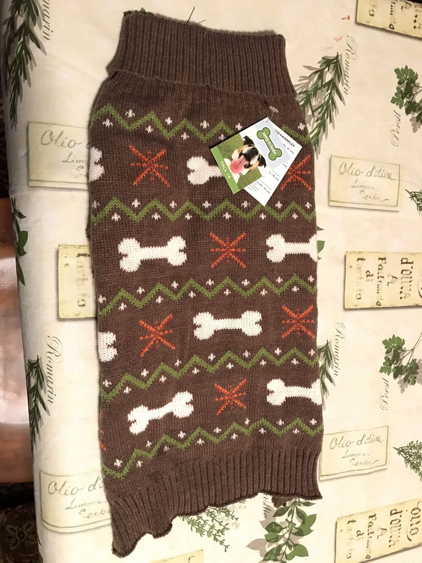 Wag-a-tude dog sweater, size Med/Large