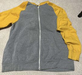 Old navy sweater/Hoodie ( size: XL)