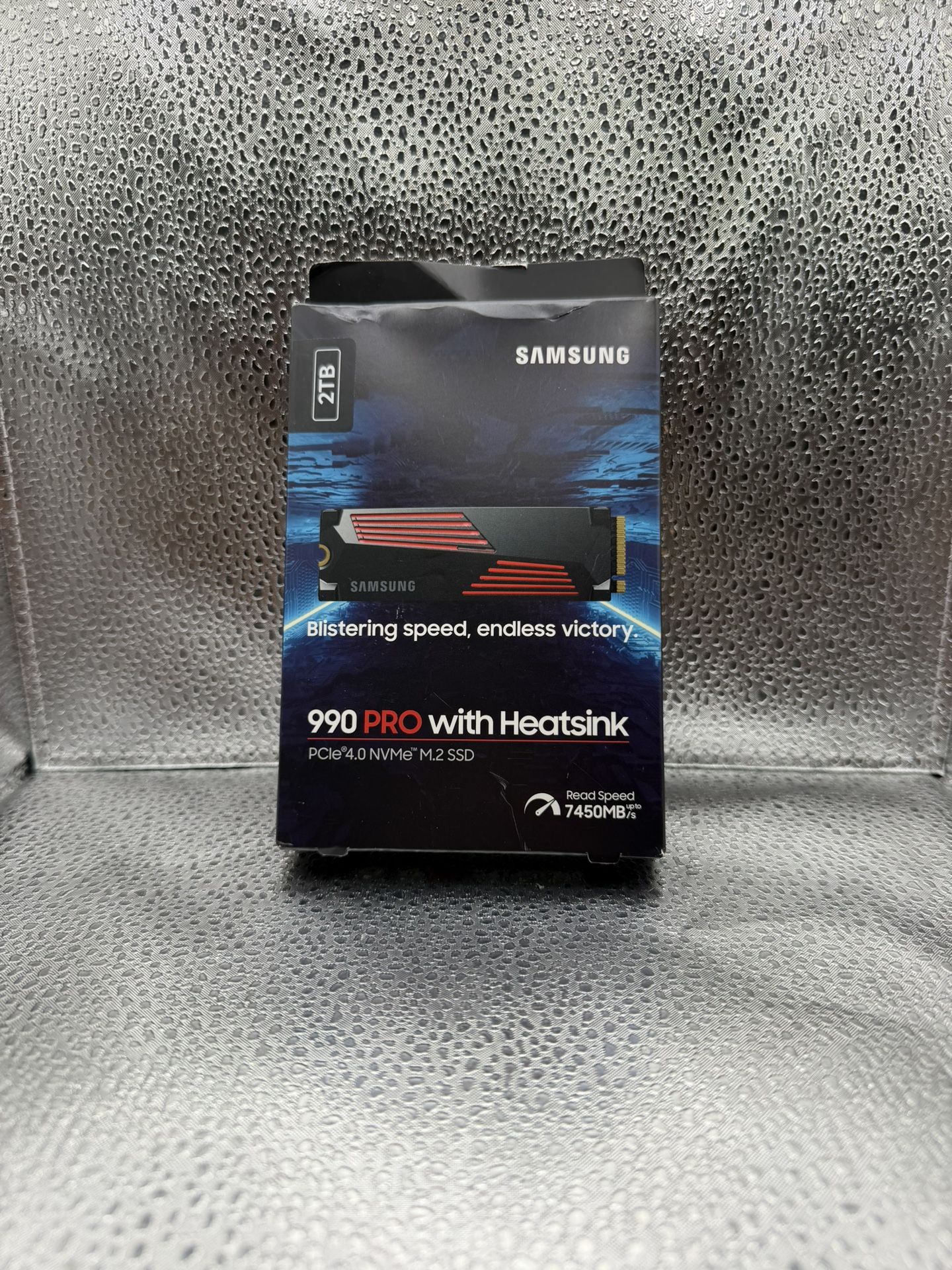 SAMSUNG 990 PRO w/ Heatsink SSD 2TB, PCIe Gen4 M.2 2280 Internal Solid State Hard Drive, Seq. Read Speeds Up To 7,450MB/s for High End Computing, Work