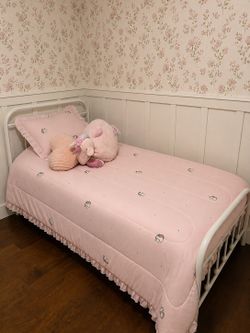 Twin bed and mattress