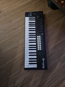Novation Launchkey piano