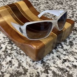 Von•                  Zipper•                    Sunglasses••},•
