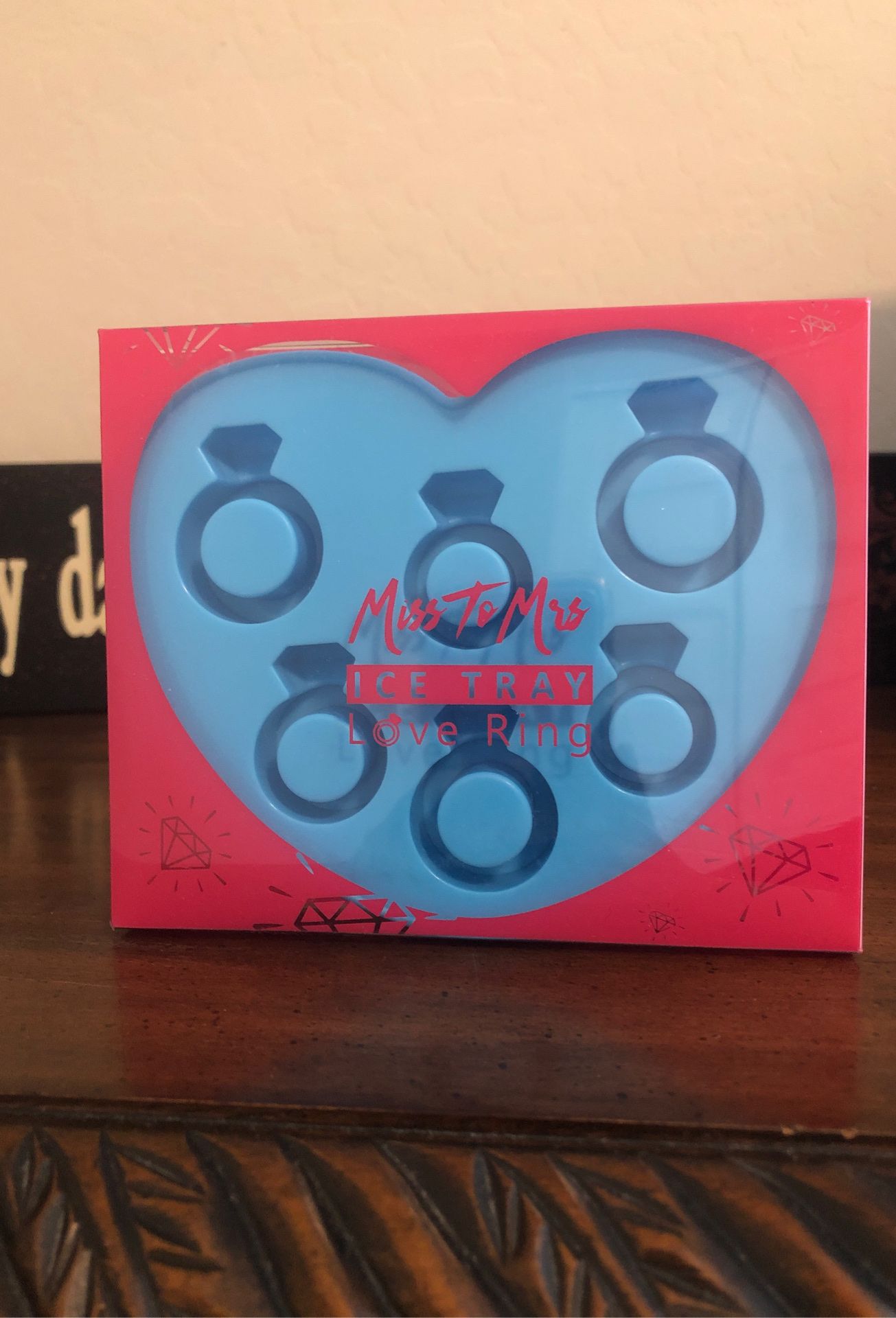 Ice tray love ring