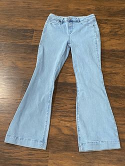 Women’s Light Wash Flare Jeans