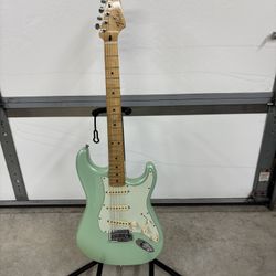Fender Strat Made In Mexico. Excellent Condition 