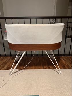 Happiest Baby Snoo Smart Sleeper Bassinet with Sleepea Swaddles