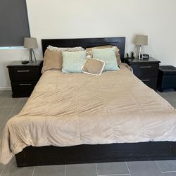 Beautiful Solid Wood Modern Bedroom Set