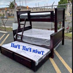 Twin-Full-Full Bunk Bed 