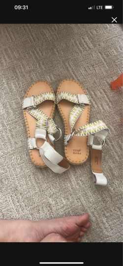 sandal size 8
